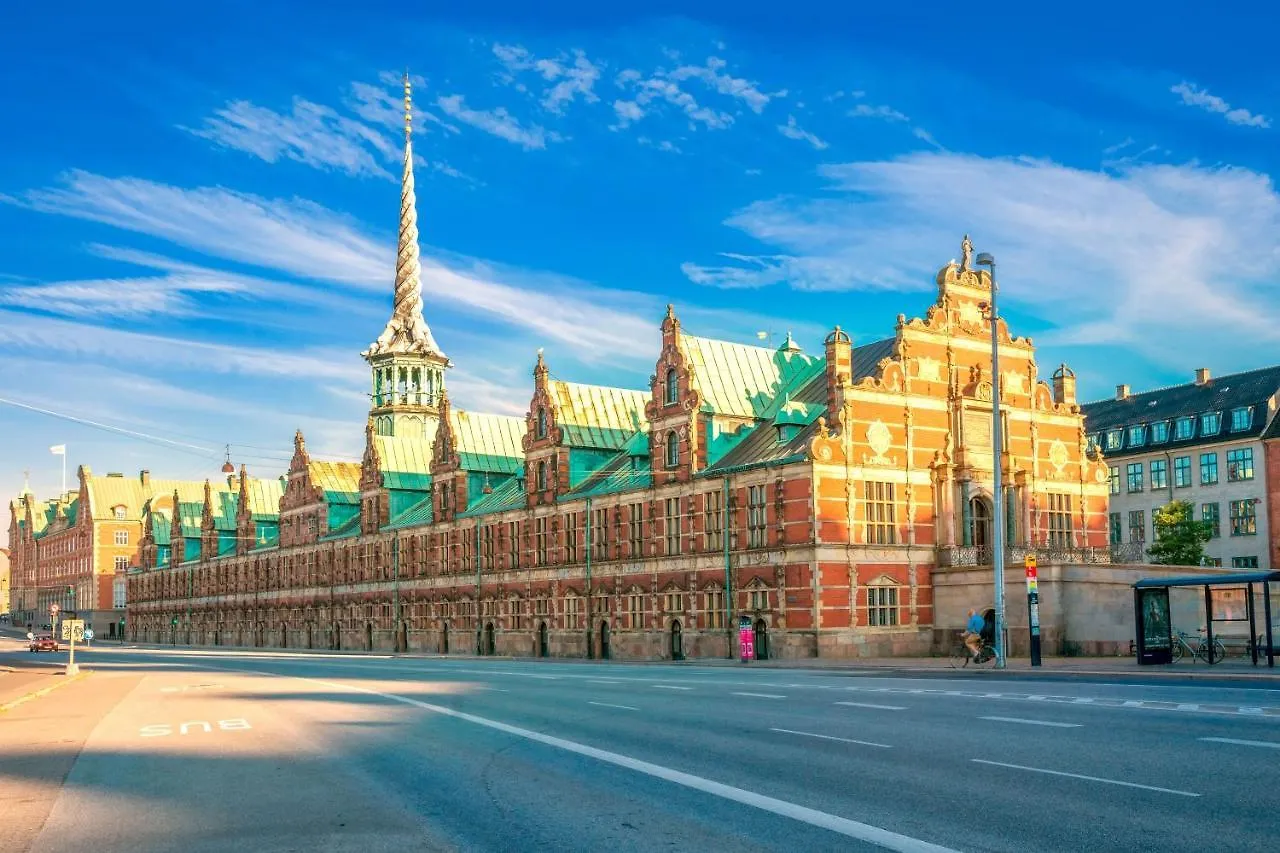 Spacious Tivoli Gardens Apartment W 3 Bedrooms Copenhagen