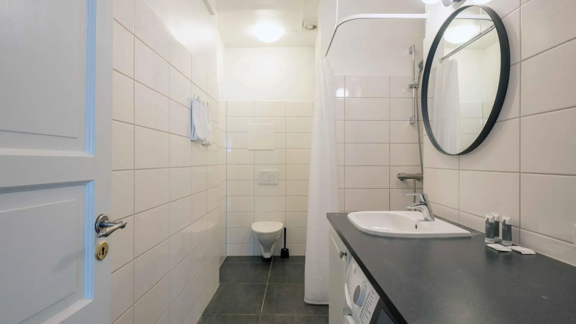 Spacious Tivoli Gardens Apartment W 3 Bedrooms Copenhagen