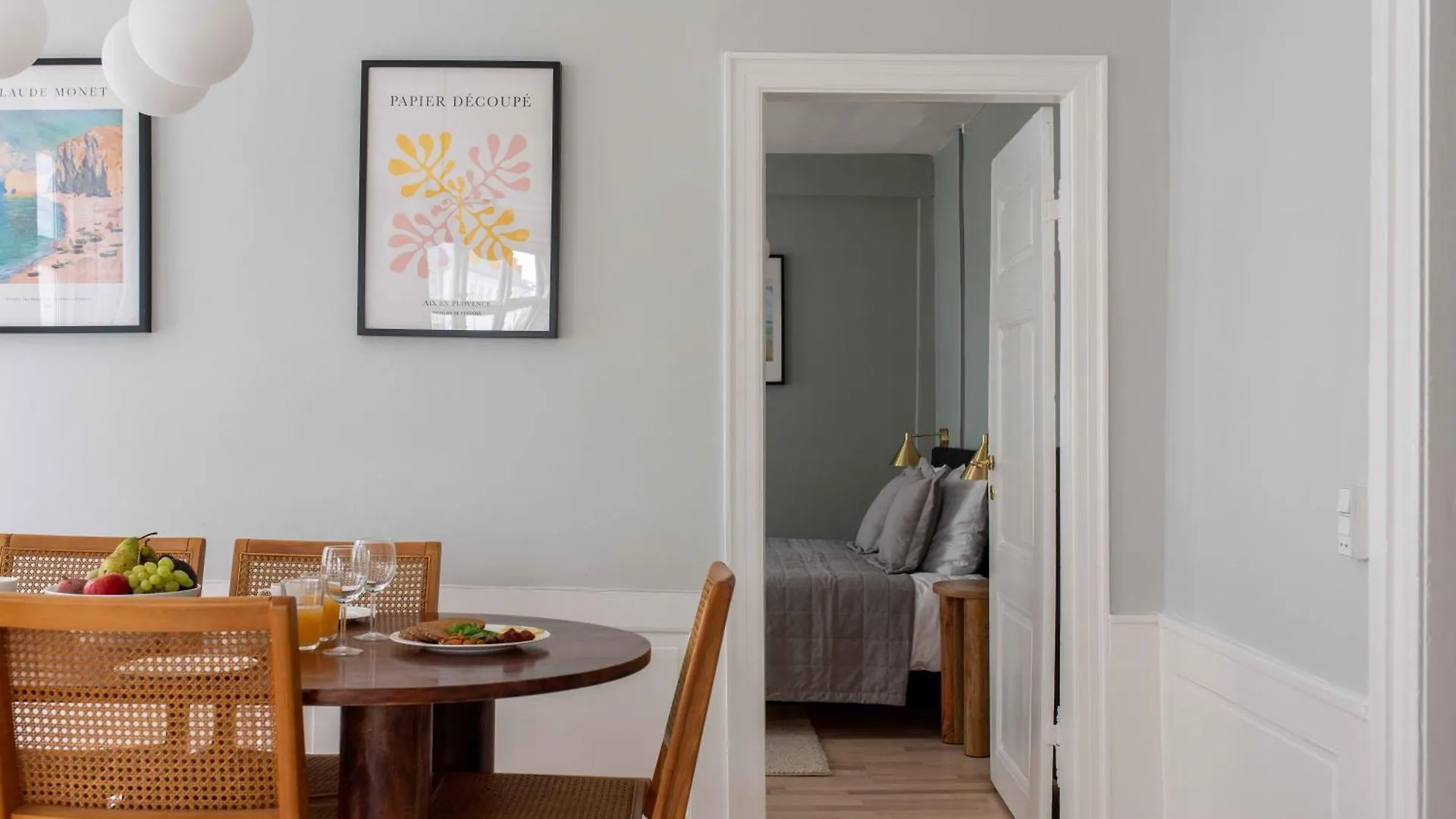 Spacious Tivoli Gardens Apartment W 3 Bedrooms Copenhagen