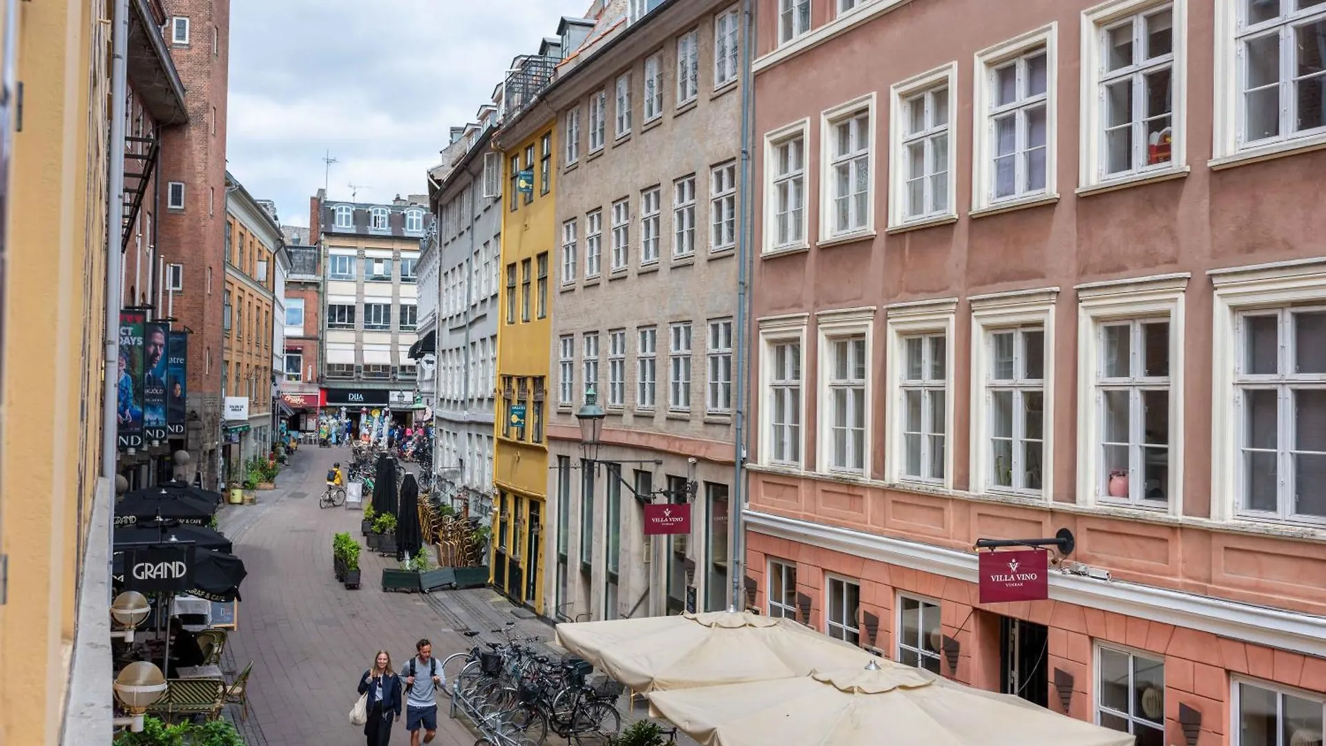 Spacious Tivoli Gardens Apartment W 3 Bedrooms Copenhagen
